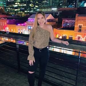 Meet your Posher, Danielle